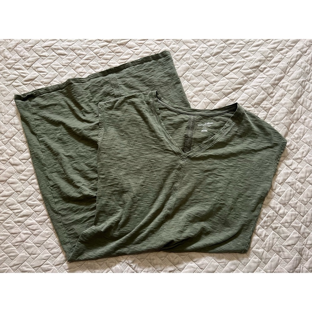 Universal Thread V-Neck Dress - L - EUC!